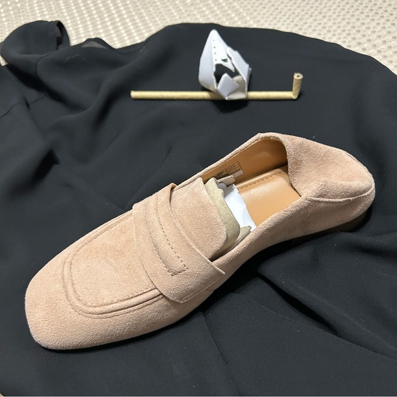 UGG Collapsible Janaya Suede Loafer - Picture 7 of 9